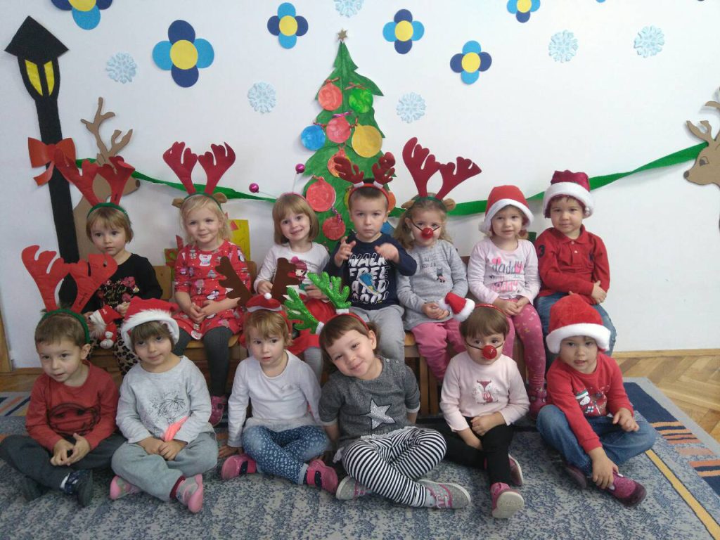 Sretan Božić i Novu godinu žele Vam “Pužići”
