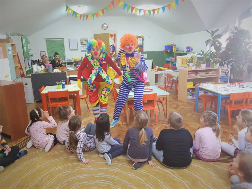 Kapljice se pripremaju za KARNEVAL (Ogledna aktivnost, 12.2.2020.)