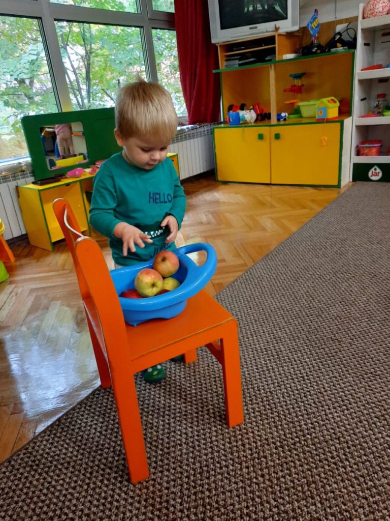 Slonići su obilježili Dan jabuka