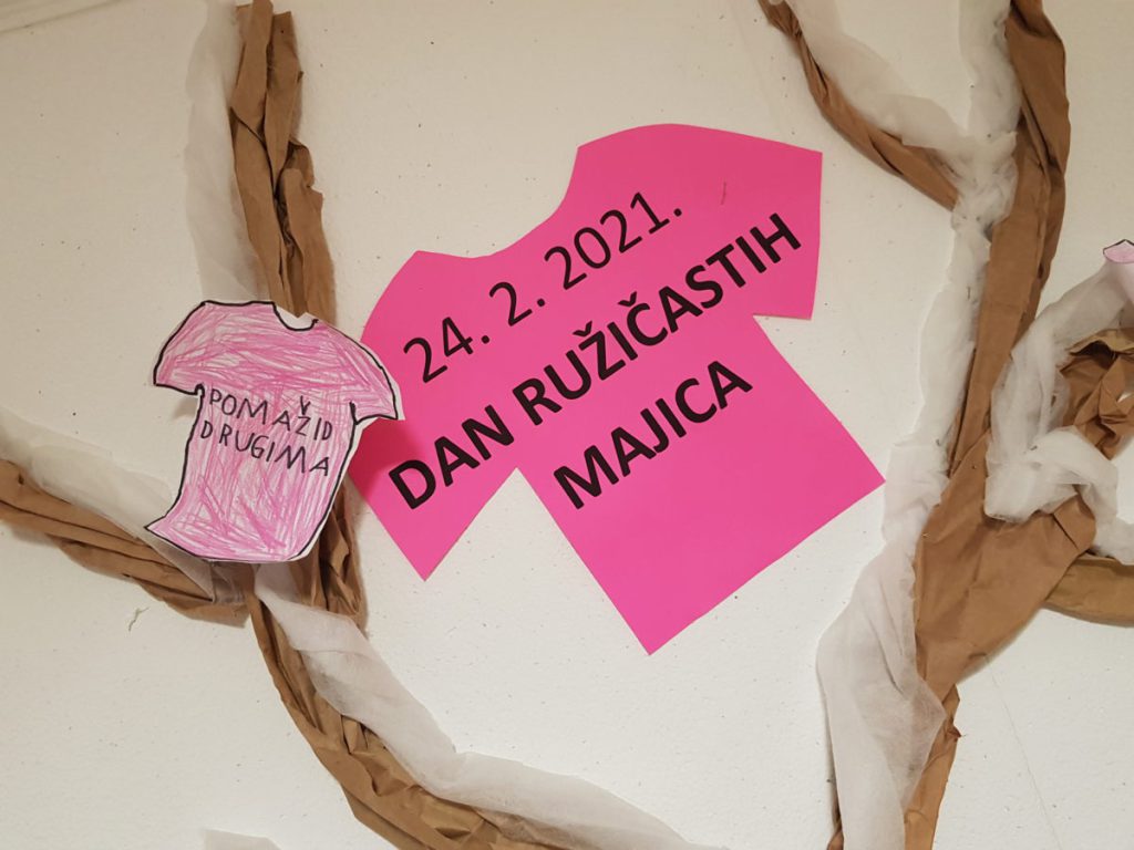 DAN RUŽIČASTIH MAJICA