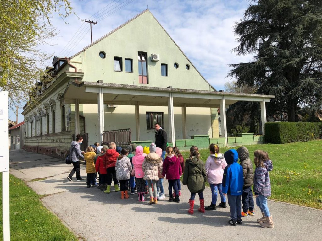 Polaznici vrtića u turističkom obilasku Valpova