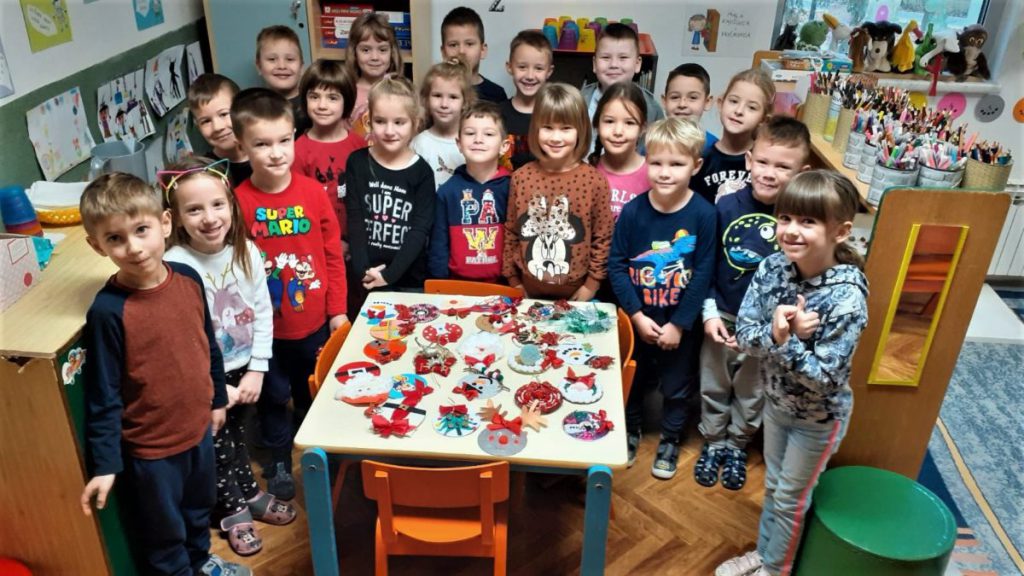 Pužići izrađuju adventski kalendar